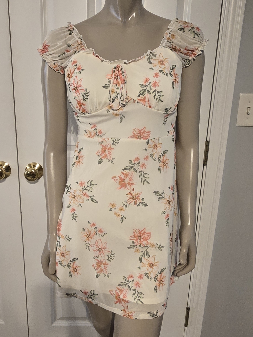 Cream Floral Tie-Front Puff Sleeve Mini Dress